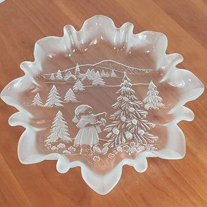 Mikasa Christmas Story 9.75" Clear Etched Serving Bowl ruffled rim bon bon dish